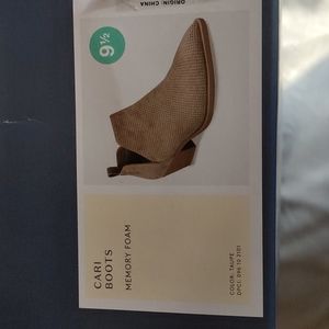 Universal Thread Ankle Booties